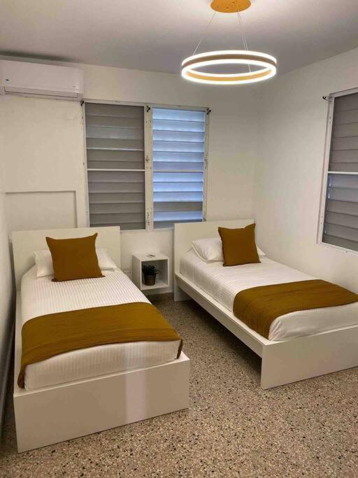 3 Bd By Airport El Yunque Walk To The Beach San Juan Exteriör bild
